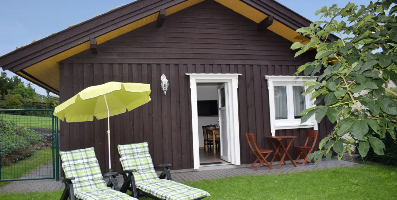 Ferienhaus Sonnebüsch - Urlaub mit Hund in Brangs Hundeparadies Eifel in Jünkerath